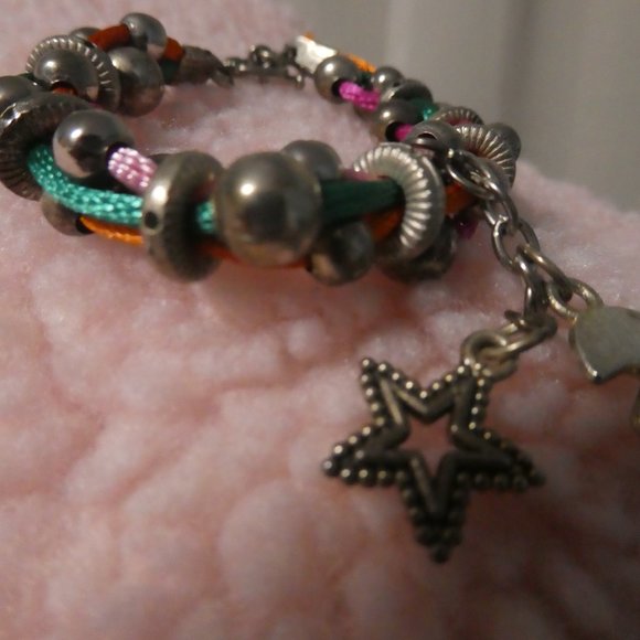 Unicorn Bracelet With Fishbone and Star | Pink, Orange and Green String | Beads - Picture 7 of 10